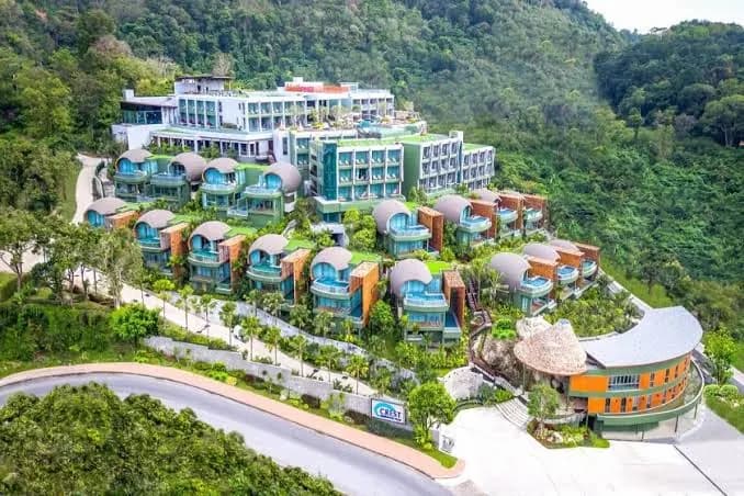 Crest Resort & Pool Villa