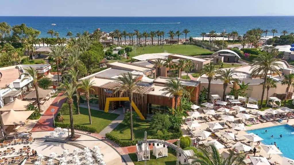 TITANIC DELUXE LARA